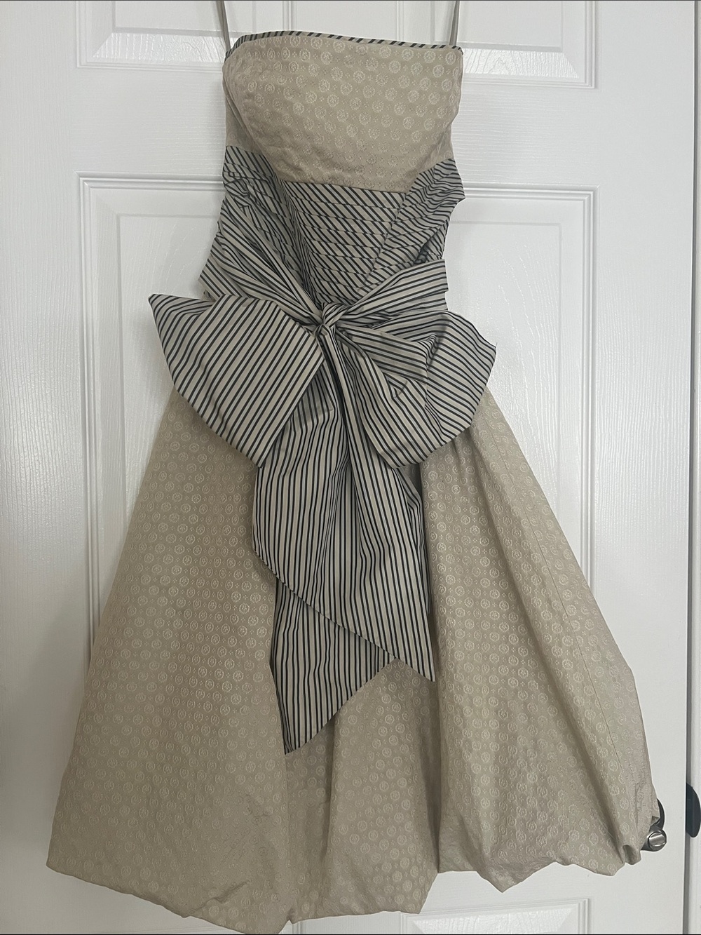 BCBGMaxAzria Strapless Beige Bubble Skirt with Black-and-White Striped Bow Size2